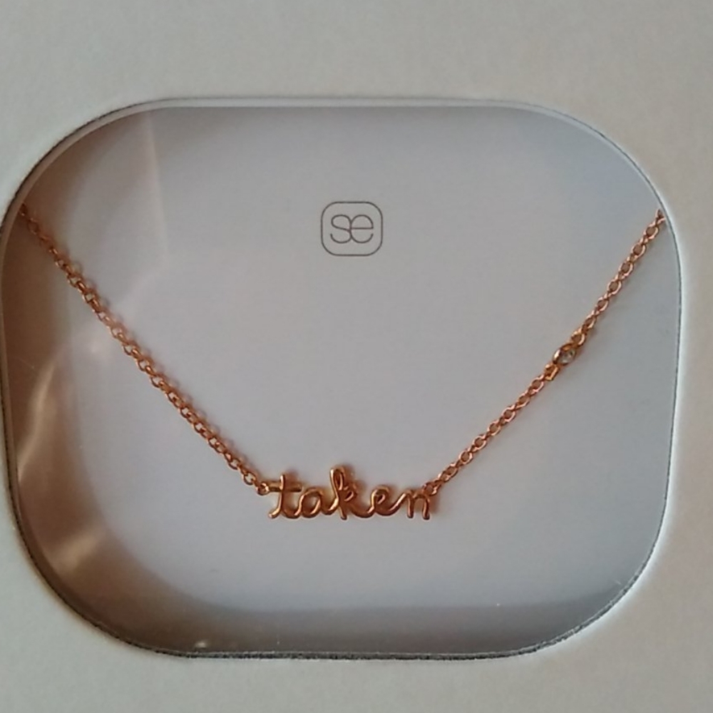 Taken necklace
